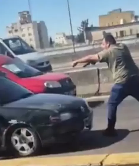 La secuencia gener pnico entre los ciudadanos que miraban anonadados