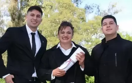 Alejandra orgullosa de sus hijos