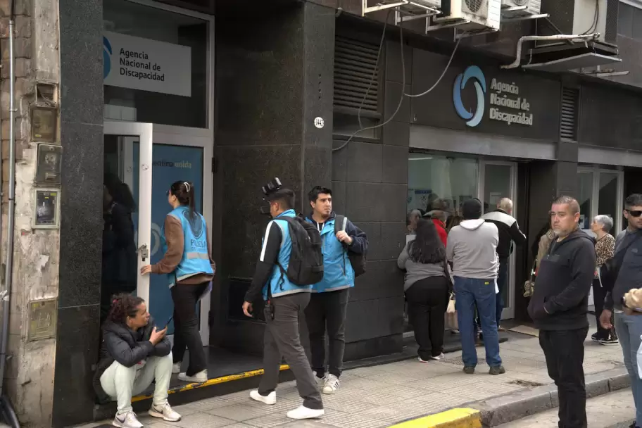 Allanamientos en ANDIS