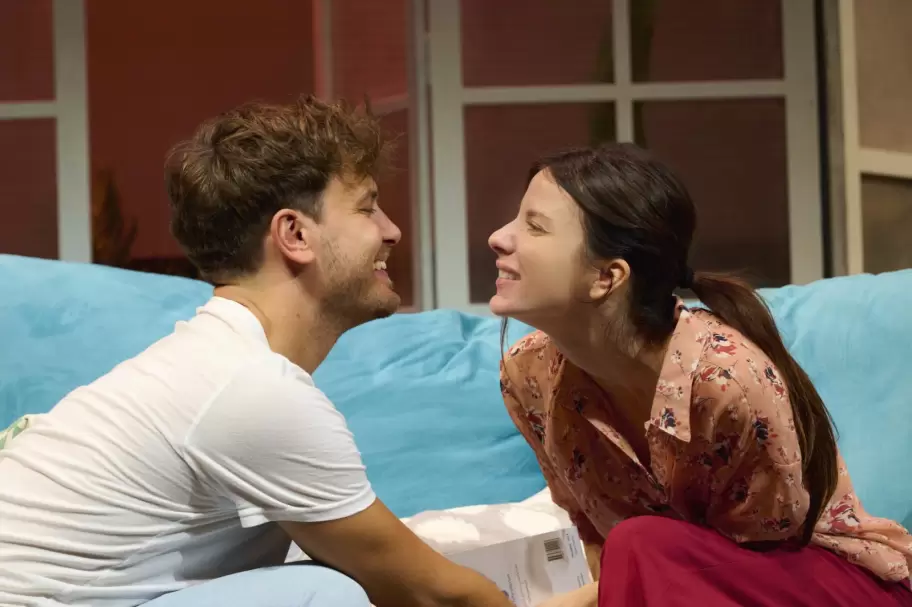 La obra En Otras Palabras, protagonizada por Accardi y Andrés Gil, llegó a su fin