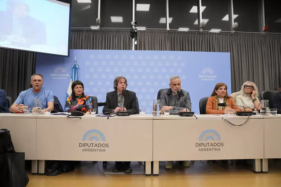 Jorge Rial y Mauro Federico fueron a exponer a la Comisin de Libertad de Expresin del Congreso de la Nacin.