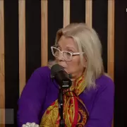 Carrió aseguró que infiltraron a LLA "por poner gatos que se casan con espías" y reveló que tiene un novio de 95 años