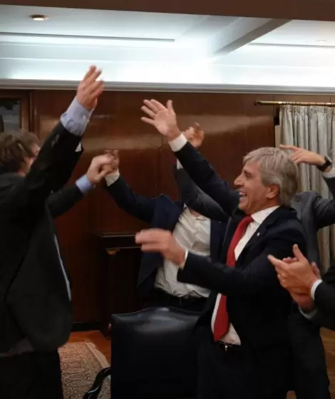 El equipo econmico de Milei festejando en sus primeros meses de gestin