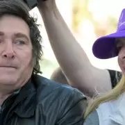 Intendenta de Moreno denunci que LLA contrat "barrabravas" para el cierre de su campaa: "No se acerquen"