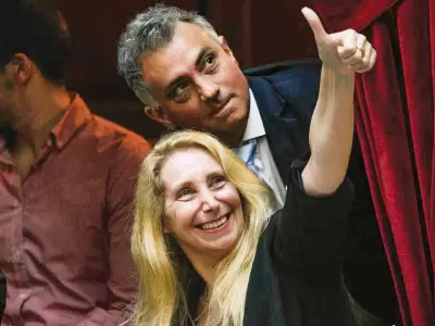 Sebastin Pareja y Karina Milei