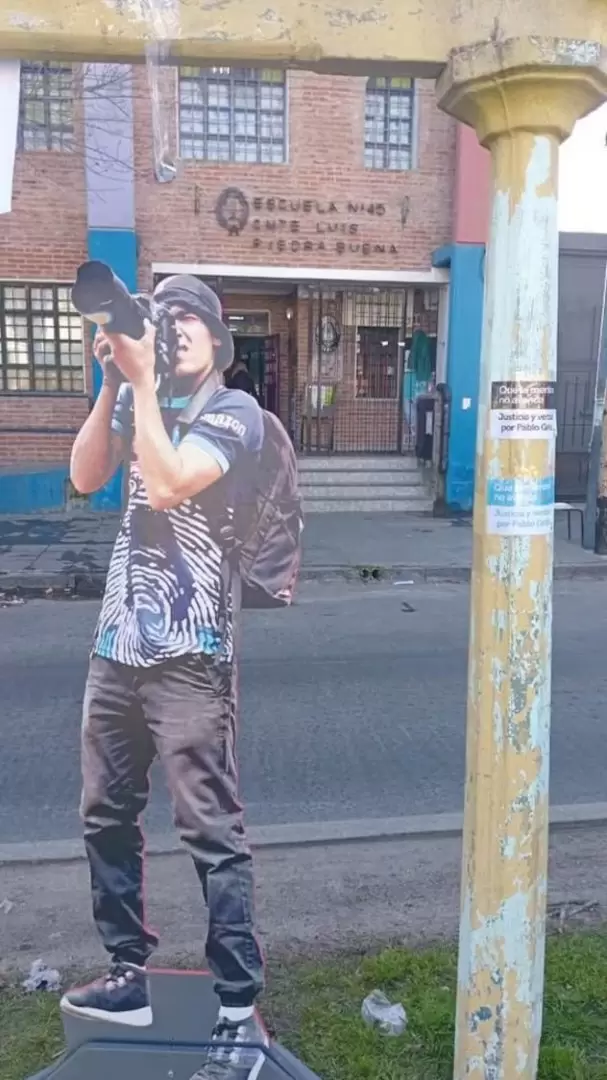 La gigantografa del fotgrafo Pablo Grillo,