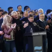 Kicillof le pidi a Milei "que tenga el coraje y la valenta" de "reunirse para trabajar" tras el triunfo de Fuerza Patria