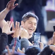 Kicillof cruzó a Milei y alertó por un "plan de exterminio de la industria": "Quiere convertir a la Argentina en Perú, donde no hay clase media"