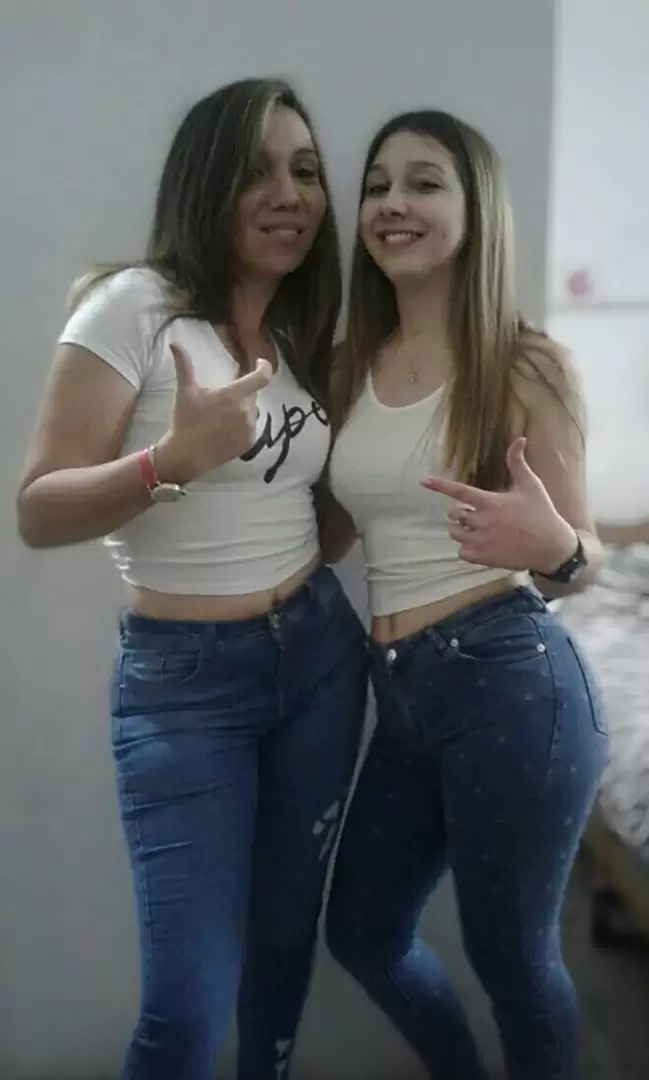 Nahir Galarza junto a su compaera de pabelln Yanina Lezcano en 2019, cuando filtr las primeras fotos de su detencin.