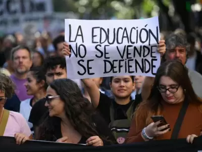 Marcha en defensa a la educaci�n p�blica