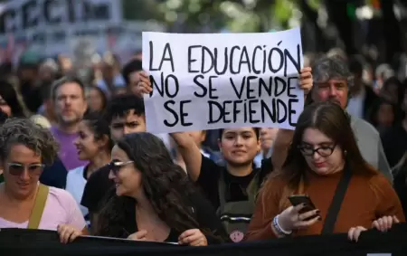 Marcha en defensa a la educaci�n p�blica