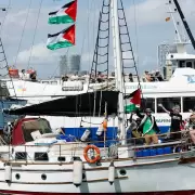La Flotilla Global Sumud fue atacada por un dron israelí en Túnez para evitar que lleve ayuda humanitaria a Gaza