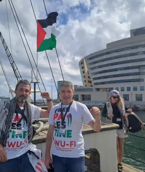 Ezequiel Peressini y el diputado nacional Juan Carlos Giordano, parte de la delegacin argentina en la Flotilla Global Sumud.