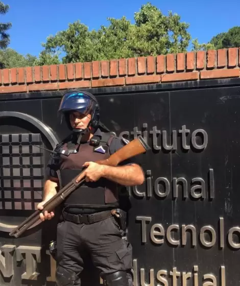 El INTI fue varias veces tomado por la Polica Federal en el 2025