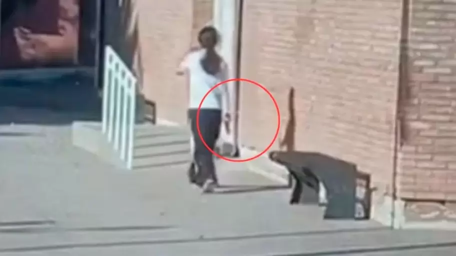 Una adolescente de 14 aos entr armada a la escuela, dispar y se atrincher