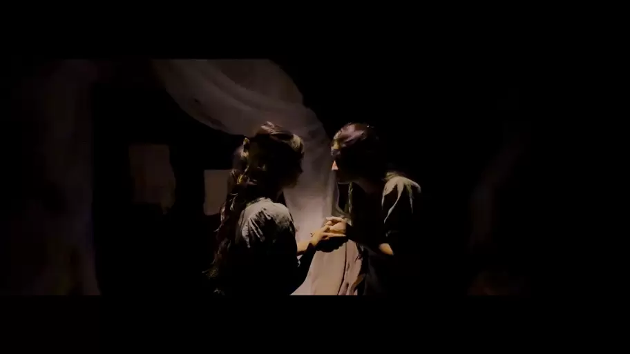 Dellatorre y Ivanissevich Machado no solo actan: escribieron y dirigen la pieza.