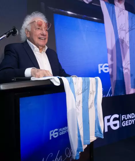 El broche de oro lo dio la camiseta de la Seleccin Argentina firmada, que lleg a los $5 millones.