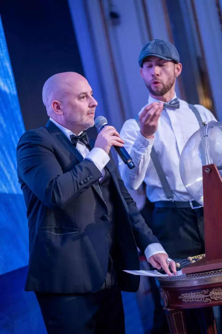 Jos Mara Muscari se puso en modo maestro de ceremonias