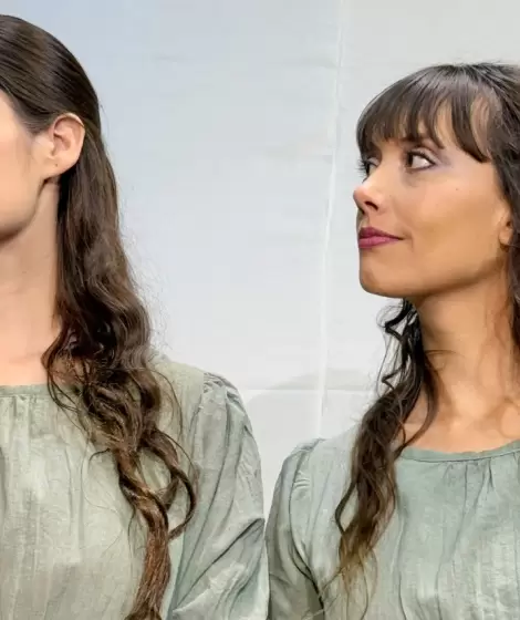 La propuesta invita al espectador a sumergirse en ese espacio donde la mente sigue trabajando aun cuando el cuerpo debera descansar.