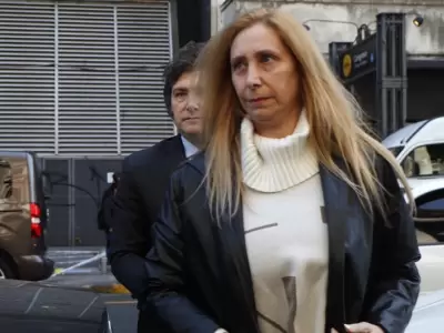 Karina Milei retrocedi en chancletas.