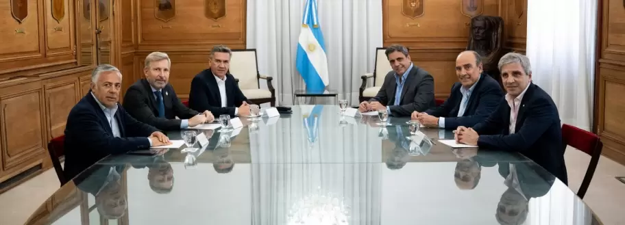 La foto de 2025: apenas tres gobernadores acompaan la gestin de Milei