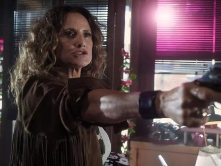 Mara Fernanda Callejn como Paola en Viudas negras, putas y chorras.
