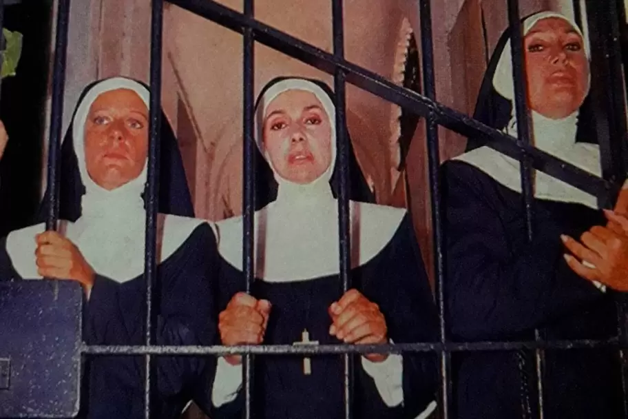 María Valenzuela, Nora Cárpena y Moria Casán en Con pecado concebidas.