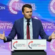 Charlie Kirk: destapan un comentario racista del influencer de derecha en contra de Shakira antes de su asesinato