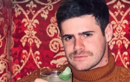 Gastn Soffritti apunt contra Cris Morena