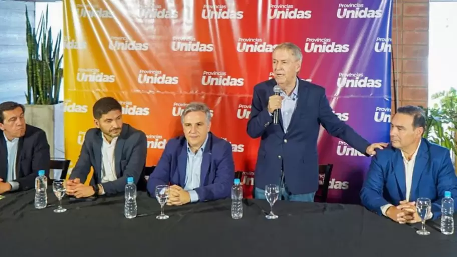 El cnclave realizado en la Rural de Ro Cuarto en el que participaron Llaryora, Pullaro, Valds, Sadir, y elexgobernador Schiaretti.