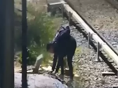 Un joven de 24 aos fue detenido en Palermo tras manipular cables de alta tensin