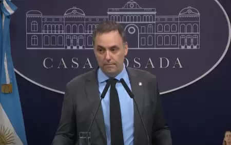 Adorni, el vocero en modo amenaza