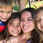 La China Surez mostr a sus hijos en el nuevo Colegio de Turqua: Provocacin u orgullo?