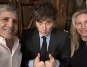 Luis Caputo, Javier y Karina Milei