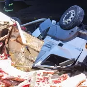 Sangrienta represión a vecinos mendocinos que intentaban saquear un camión de carne volcado