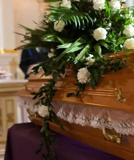 Un joven irrumpi en su propio velorio al grito de "estoy vivo!"