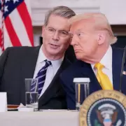 Estados Unidos negocia un swap de US$ 20.000 millones con la Argentina y promete "comprar" parte de la deuda