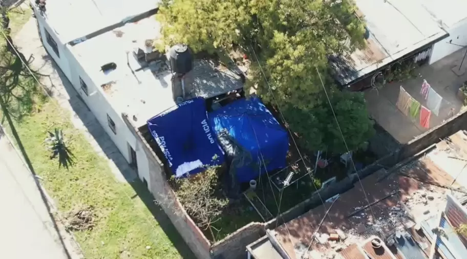 La casa donde fueron hallados los cuerpos de Brenda Del Castillo (20), Morena Verdi (20) y Lara Gutirrez (15)