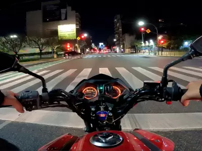 Conductor de aplicacin abus de una menor