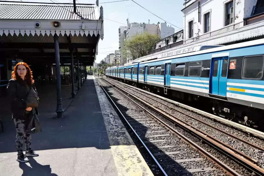Trenes argentinos funcionan a una velocidad mnima