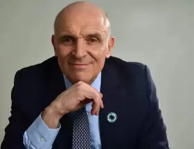 �Jos� Luis Espert contra las cuerdas.