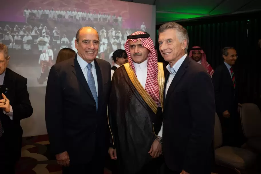 Francos en la embajada de Arabia Saudita junto a Macri