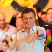 Desesperado, Milei corre a los brazos de Mauricio Macri para asegurar su gobernabilidad