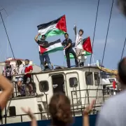 Barcos israeles interceptan la flotilla con ayuda humanitaria rumbo a Gaza: "Ataque inminente"
