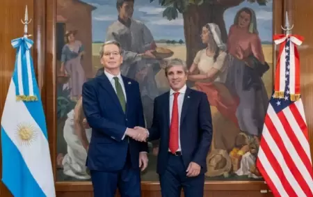 El secretario del Tesoro de Estados Unidos, Scott Bessent, y el ministro de Economa de Argentina, Luis "Toto" Caputo.
