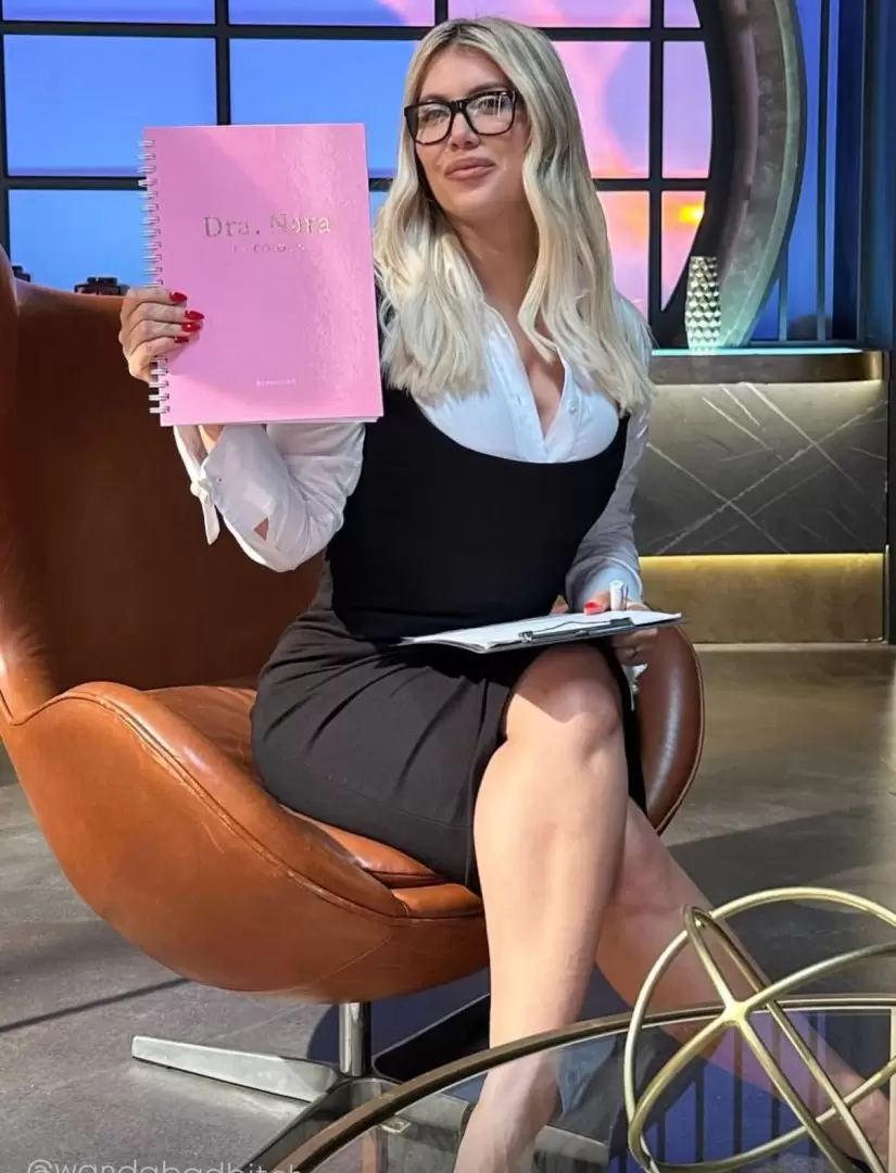 Wanda Nara en la piel de una psicloga para la promocin de Masterchef