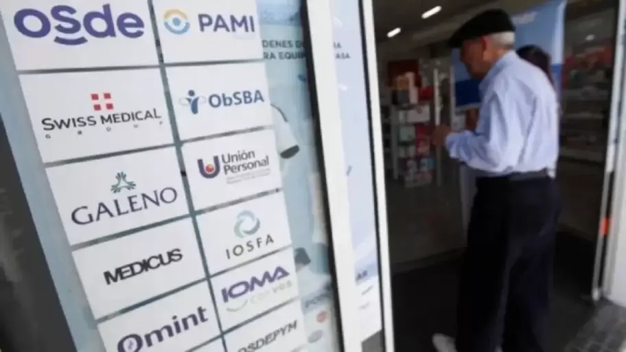 Cada vez son más las familias que abandonan las prepagas y vuelven al hospital público