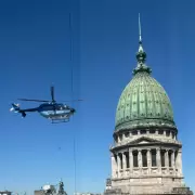 Un helicóptero sobrevuela el Congreso y las redes estallan: ¿Simulacro o ensayo de fuga?