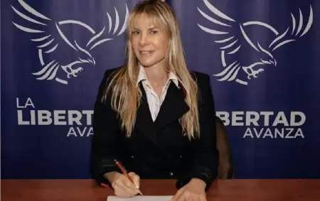 Karen Reichardt pas� de ser una vedette de cabotaje a ser diputada libertaria.