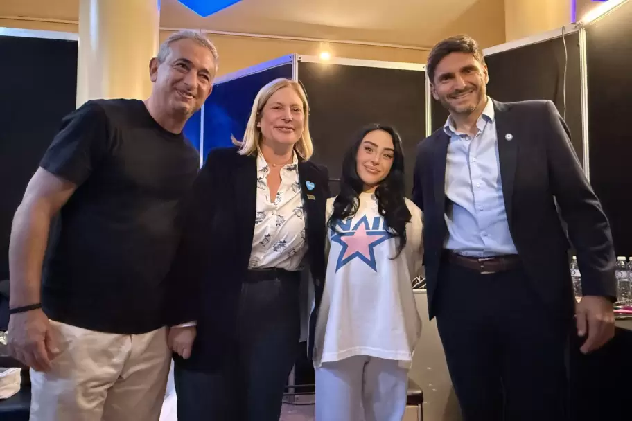 El Monumento a la Bandera fue el epicentro de una multitudinaria fiesta